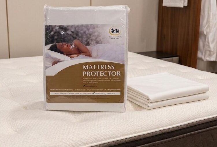 Micro Plush Mattress Protector